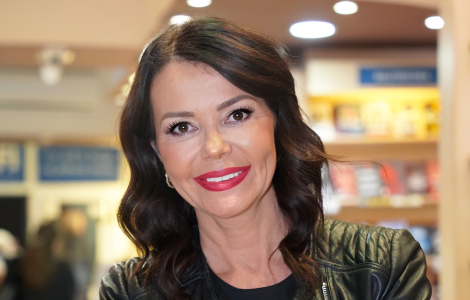 jelena bačić alimpić o romanu krojač priča o izuzetnom herojstvu, časti, požrtvovanosti, ljudskoj dobroti i iznad svega ljubavi laguna knjige