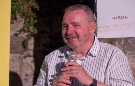 kada bi me neko pitao šta si ti po zanimanju, ja bih rekao pričač priča održano književno veče gorana markovića na trgu pjesnika u budvi laguna knjige