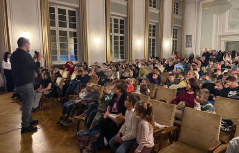 pisac stefan tićmi gostovao u berlinu književno i novogodišnje veče za decu prošlo uz ogromno interesovanje laguna knjige